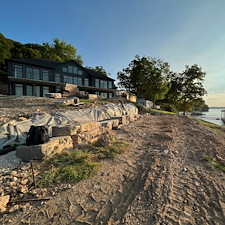 Rosetta-Outcropping-Boulder-Wall-Installation-in-Lake-St-Louis-MO-Stunning-Structural-and-Long-Lasting 0